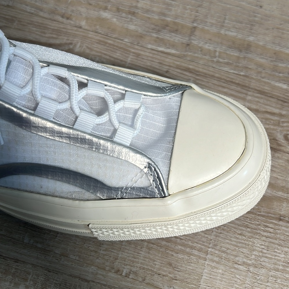 Reflective Converse - image 3